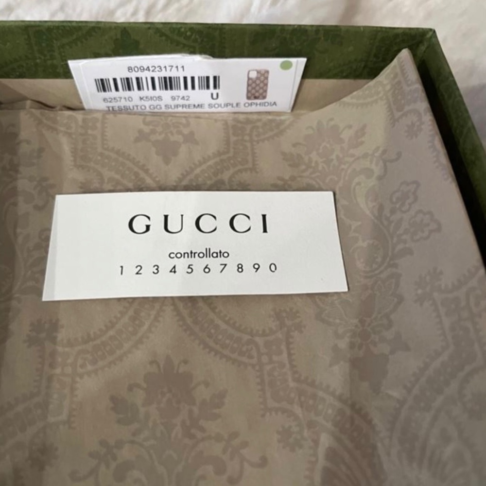 Authentic Gucci iPhone, 11 Tessuto GG Supreme Ophidia Case With box - Picture 3 of 4